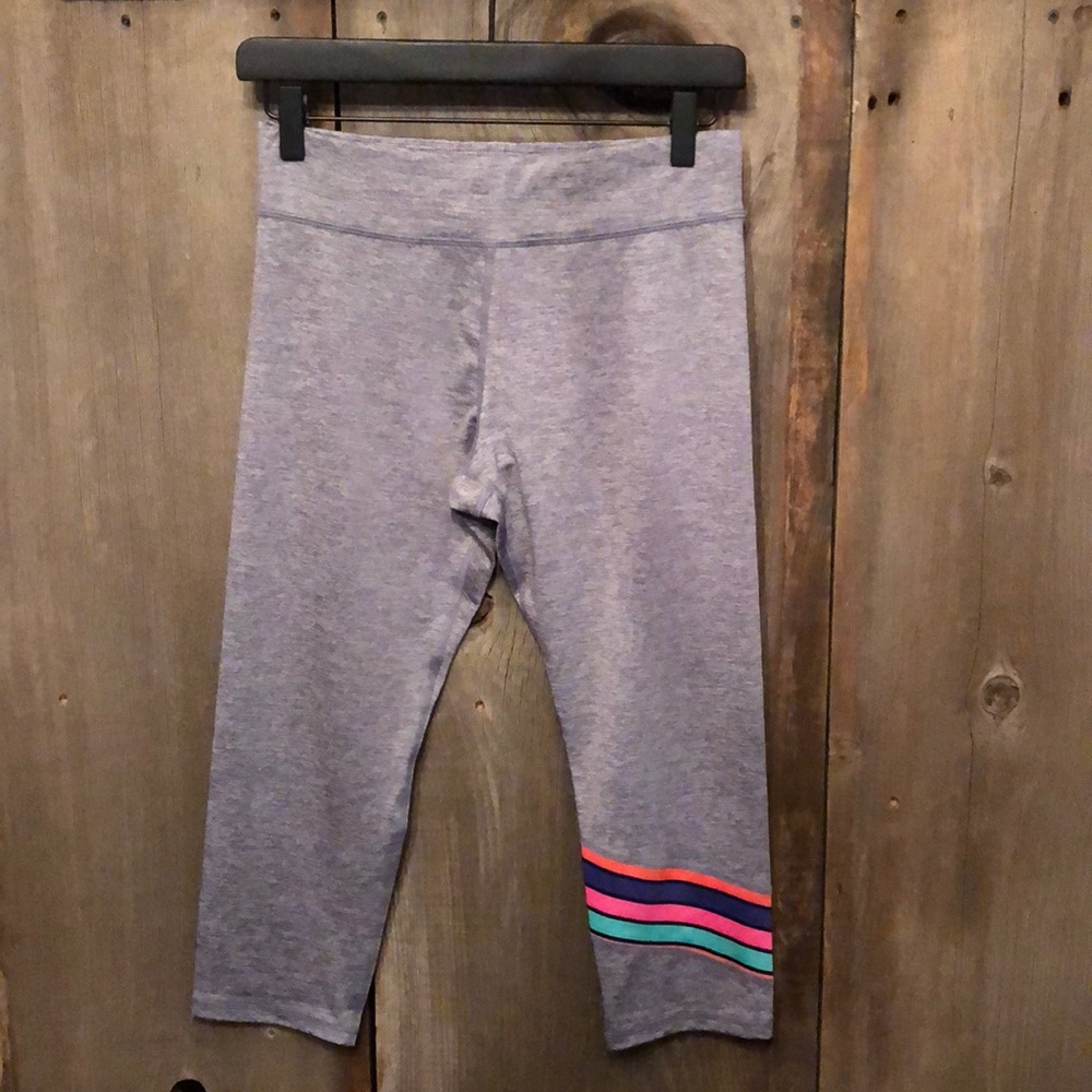 Old Navy Gray Capri Leggings Size XXL 16 Active Go Dry Girls
